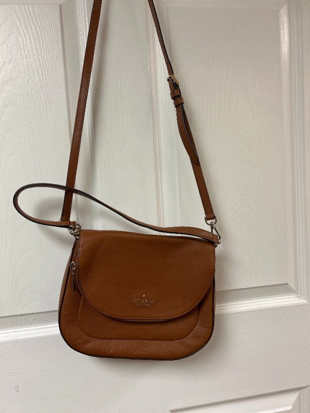 EUC Kate Spade Brown Crossbody Handbag with zippered flap